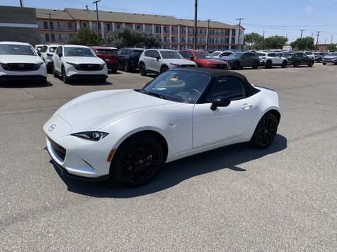 New 2026 MAZDA MX-5 Miata Club RWD image 38