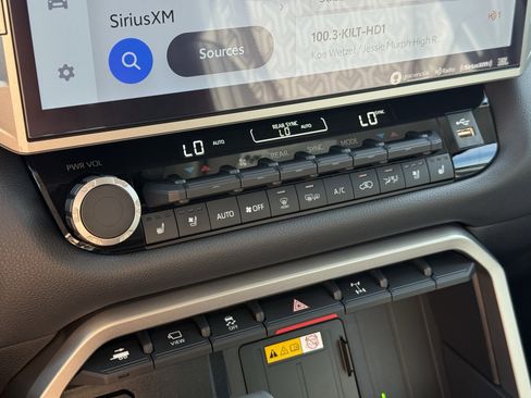 Used 2024 Toyota Sequoia Limited image 22