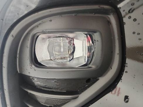 Used 2025 Toyota Highlander Limited AWD/4WD image 11