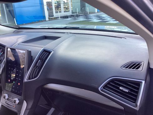 Used 2024 Ford Edge SEL image 16