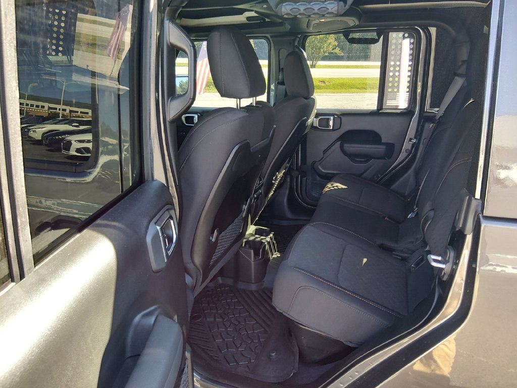 Used 2025 Jeep Gladiator Mojave w/ Safety Group AWD/4WD image 14