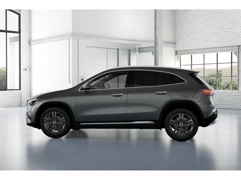 Used 2025 Mercedes-Benz GLA 250 4MATIC image 33