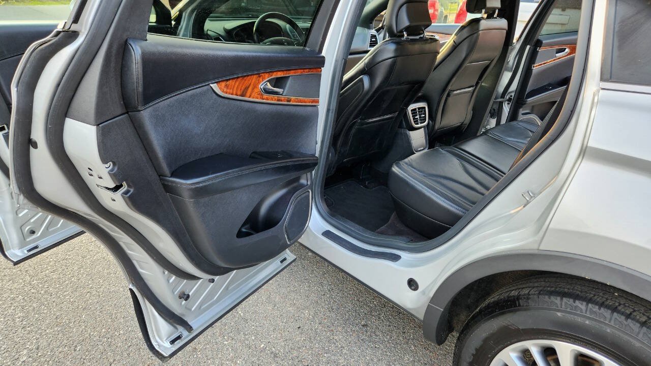 Used 2016 Lincoln MKX Select w/ Select Plus Package AWD/4WD image 28