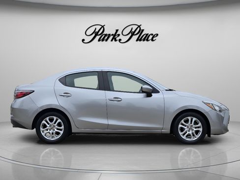 Used 2016 Scion iA FWD image 6