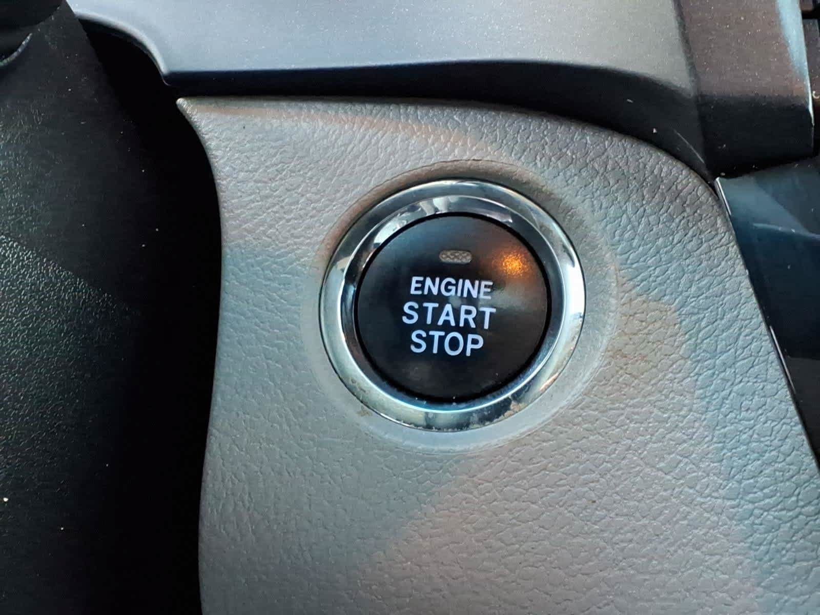 Used 2015 Toyota Sienna XLE w/ XLE Navigation Package FWD image 24