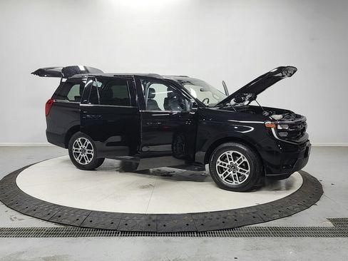 Used 2025 Ford Expedition Active AWD/4WD image 10