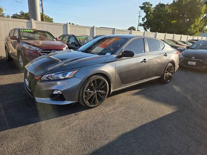 Used 2022 Nissan Altima 2.5 SR w/ Midnight Edition Package