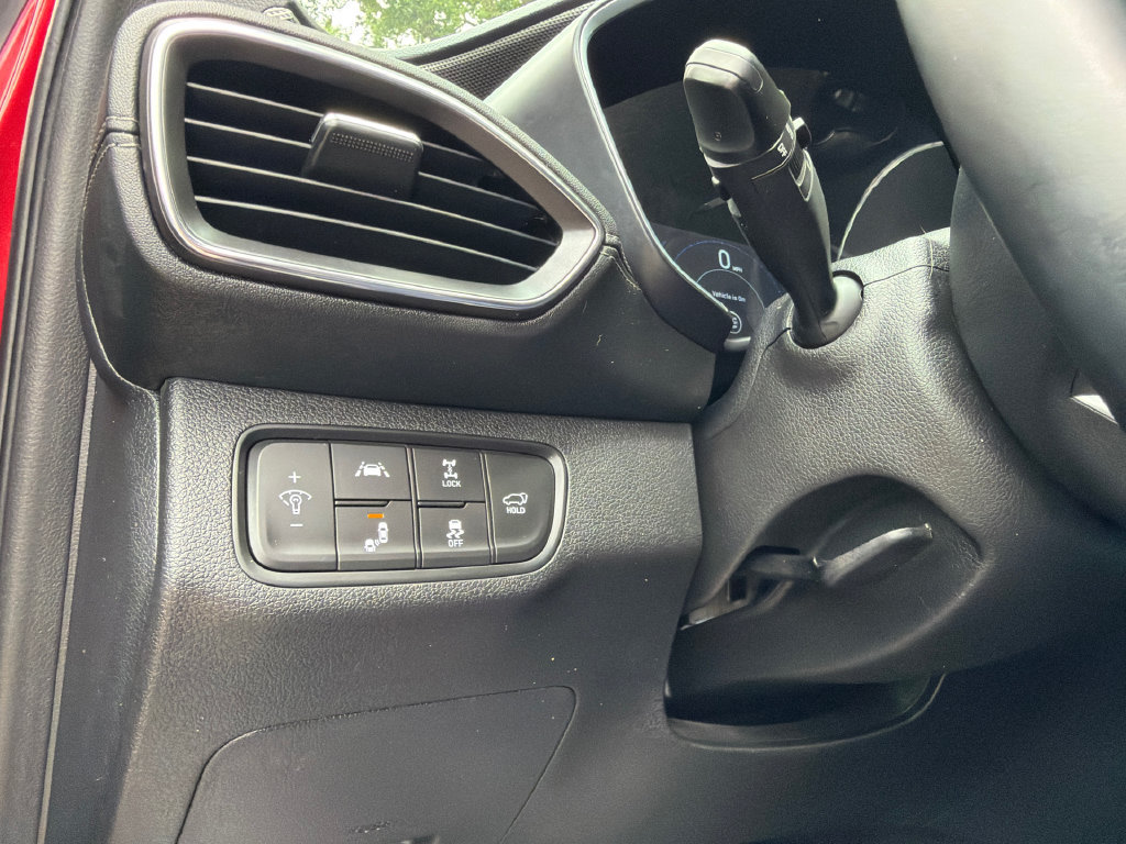 Used 2020 Hyundai Santa Fe Limited AWD/4WD image 35