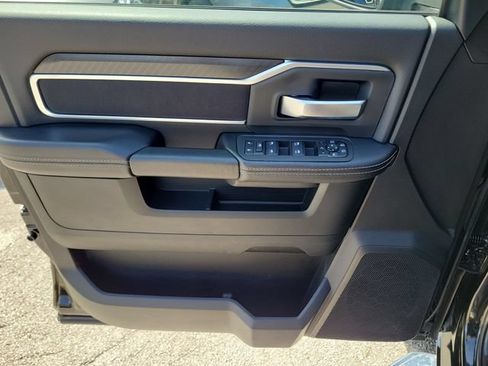 Used 2025 RAM 2500 Big Horn AWD/4WD image 15