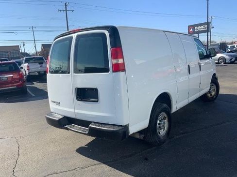 Used 2014 Chevrolet Express 2500 RWD image 4