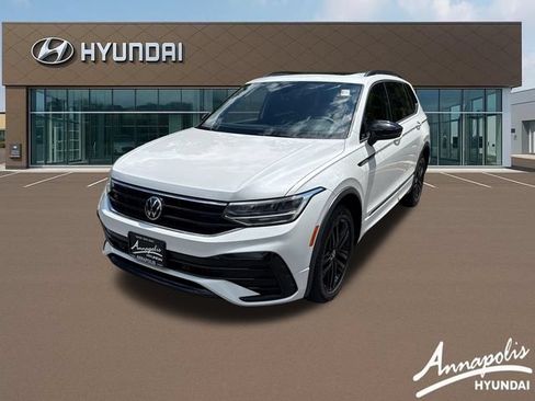 Used 2022 Volkswagen Tiguan SE R-Line AWD/4WD image 1