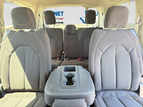 Used 2018 Chrysler Pacifica Touring Plus FWD image 29