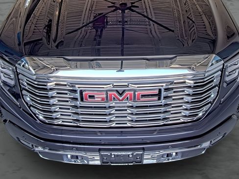 Used 2025 GMC Sierra 1500 Denali w/ Denali Reserve Package AWD/4WD image 18
