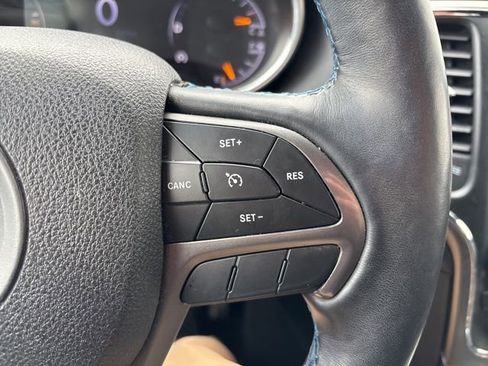 Used 2018 Jeep Grand Cherokee Laredo image 17