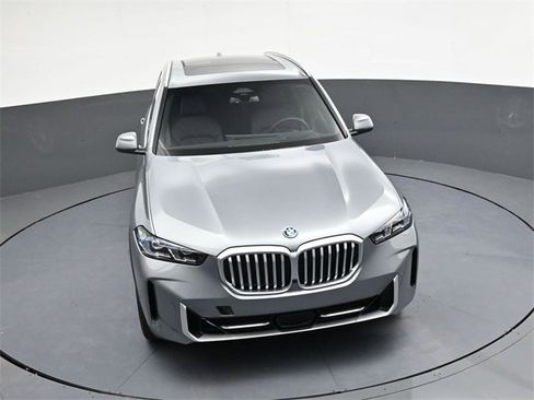 New 2026 BMW X5 xDrive50e w/ Climate Comfort Package image 24