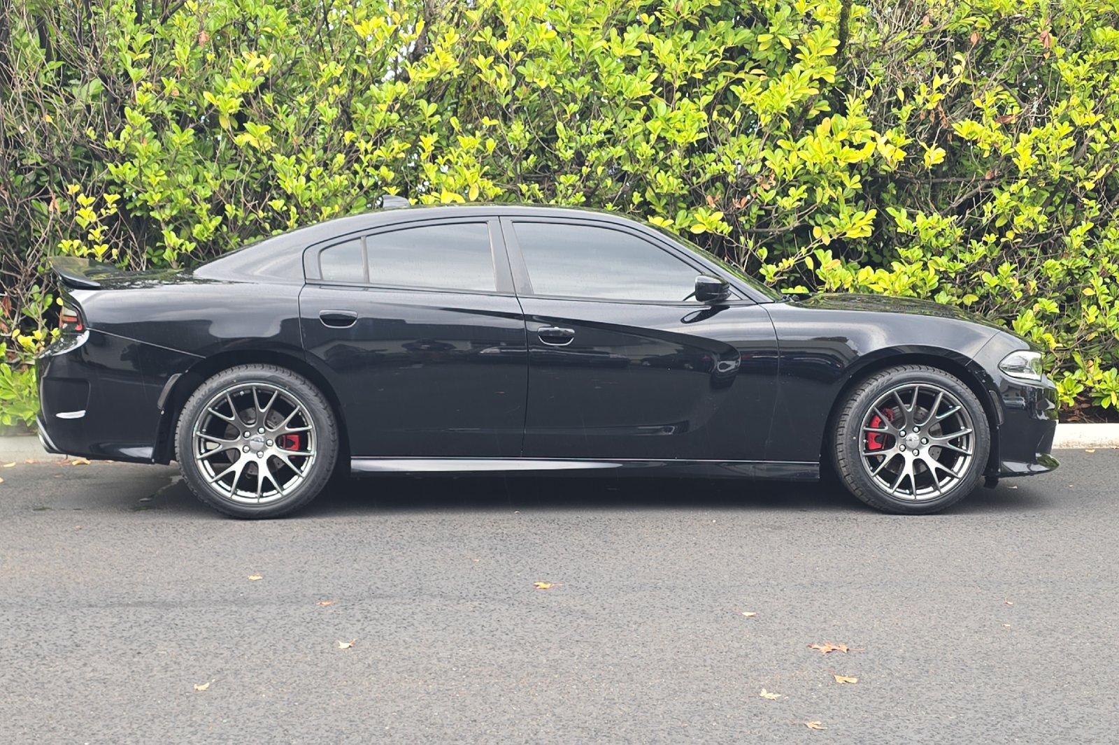 Used 2017 Dodge Charger R/T RWD image 3