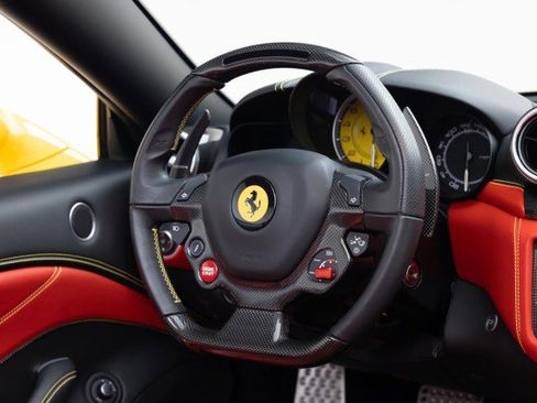 Used 2016 Ferrari California T image 10