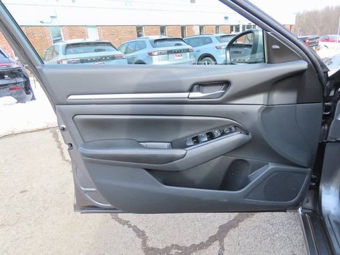 Used 2023 Nissan Altima 2.5 SV image 15