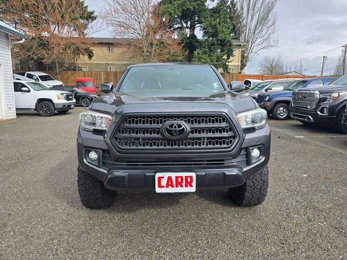 Used 2017 Toyota Tacoma TRD Off-Road w/ Tow Package image 8