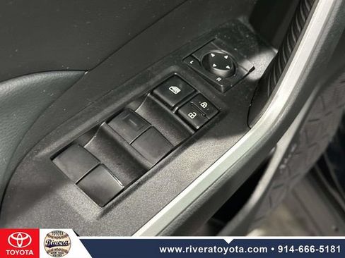 Used 2023 Toyota RAV4 LE AWD/4WD image 21