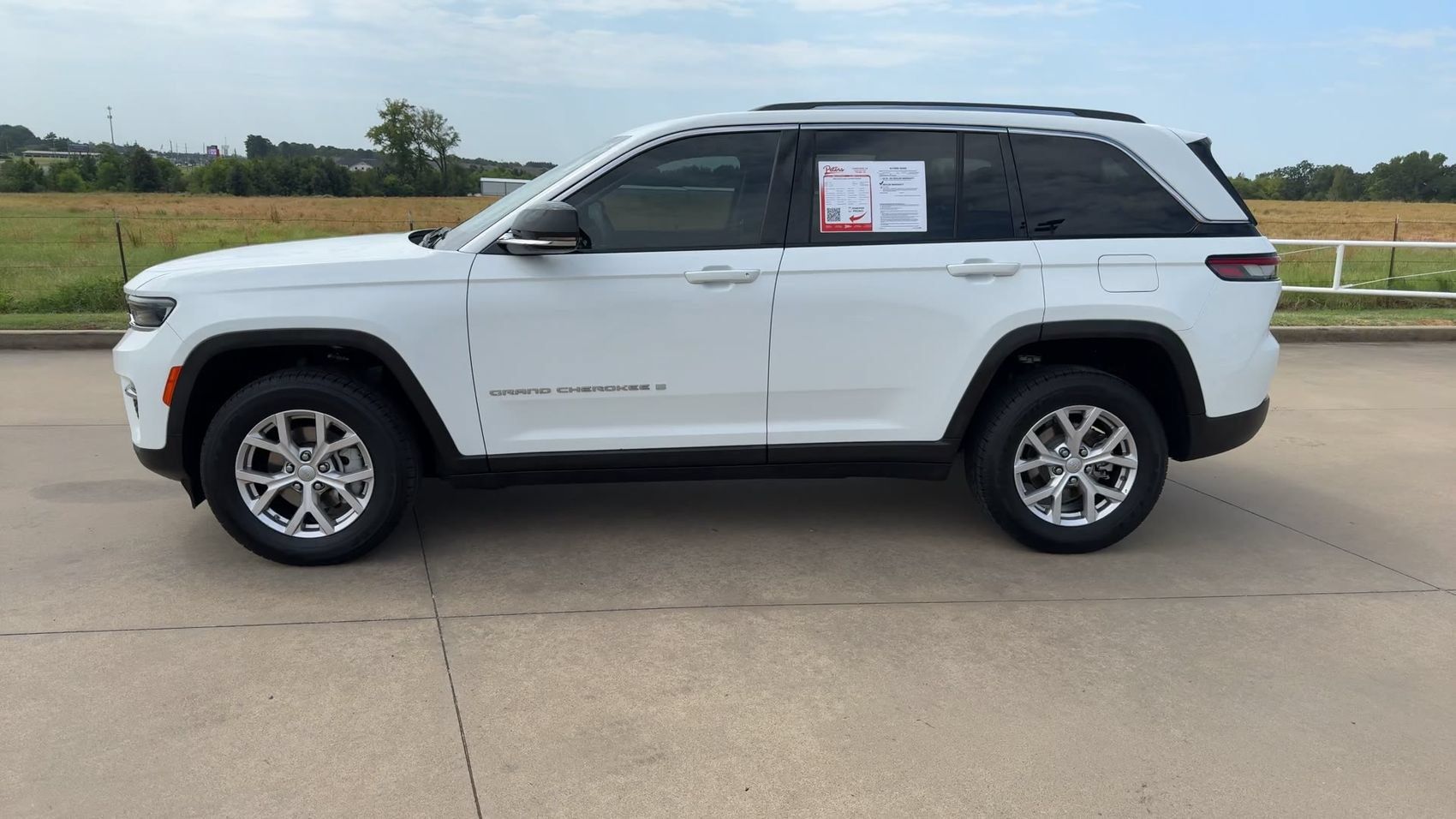 Used 2022 Jeep Grand Cherokee Limited RWD image 6