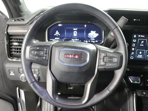 Used 2024 GMC Sierra 2500 AT4X image 9