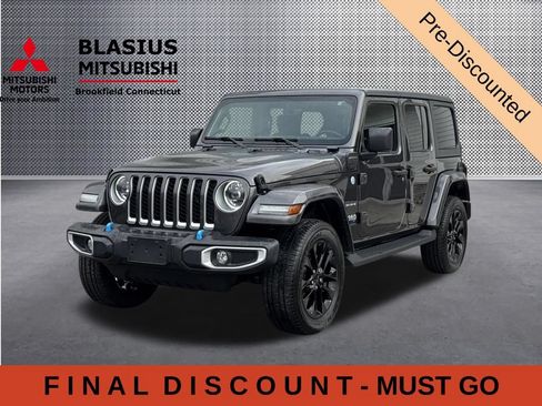 Used 2023 Jeep Wrangler Unlimited Sahara w/ Cold Weather Group AWD/4WD image 4