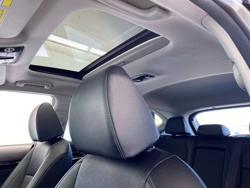Used 2025 Kia Seltos EX w/ EX Sunroof Package FWD image 19