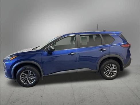 Used 2023 Nissan Rogue S AWD/4WD image 2