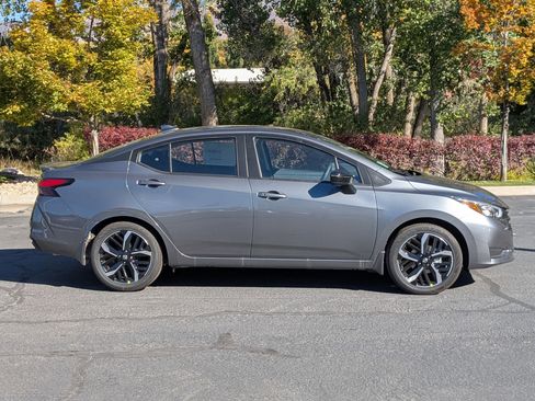 New 2025 Nissan Versa SR w/ Trunk Package image 2