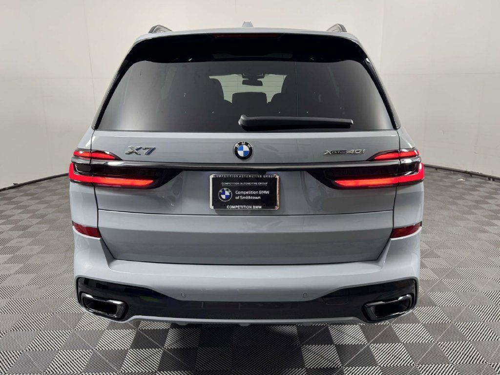 Used 2026 BMW X7 xDrive40i AWD/4WD image 9