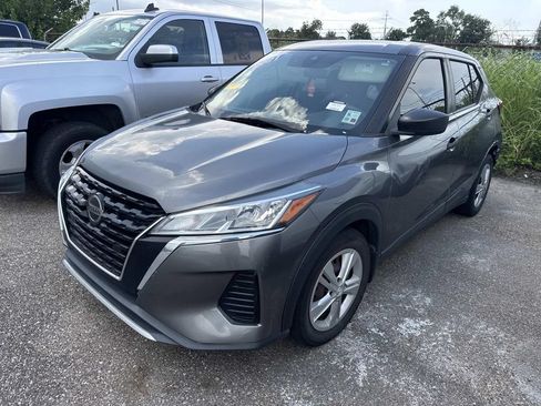 Used 2021 Nissan Kicks S FWD image 3