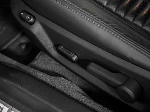 Used 2011 Ford Mustang Shelby GT500 w/ SVT Performance Pkg image 23