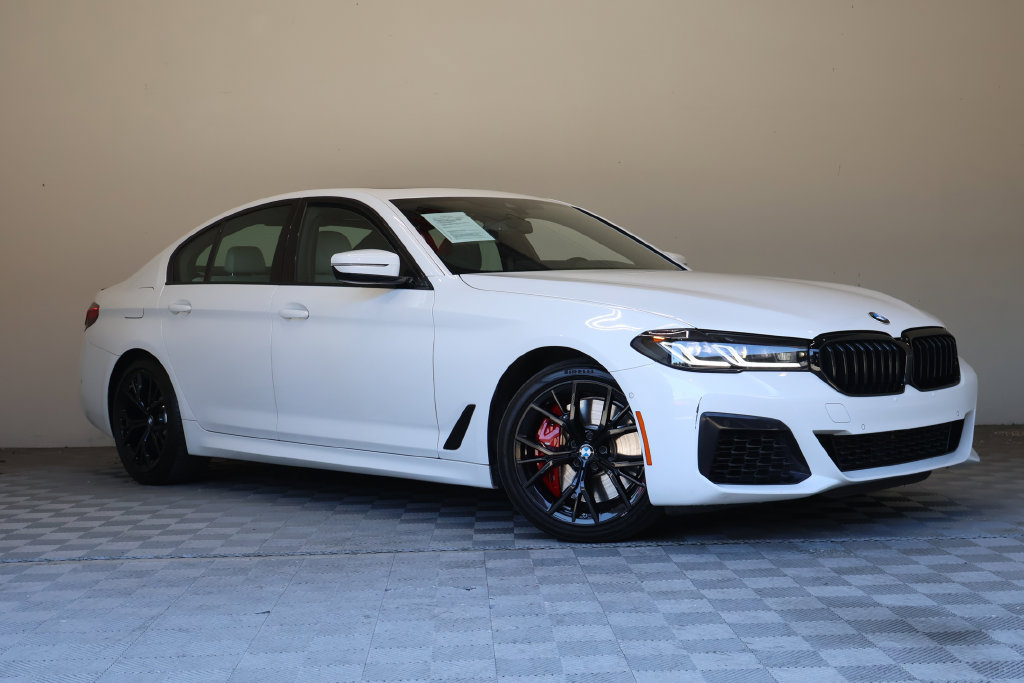 Used 2023 BMW 540i w/ M Sport Package RWD image 2
