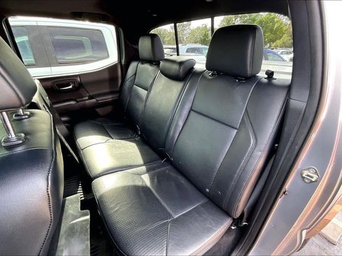 Used 2020 Toyota Tacoma TRD Sport image 24