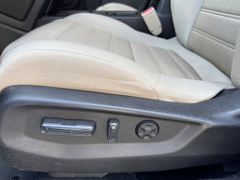 Used 2017 Honda CR-V EX image 14