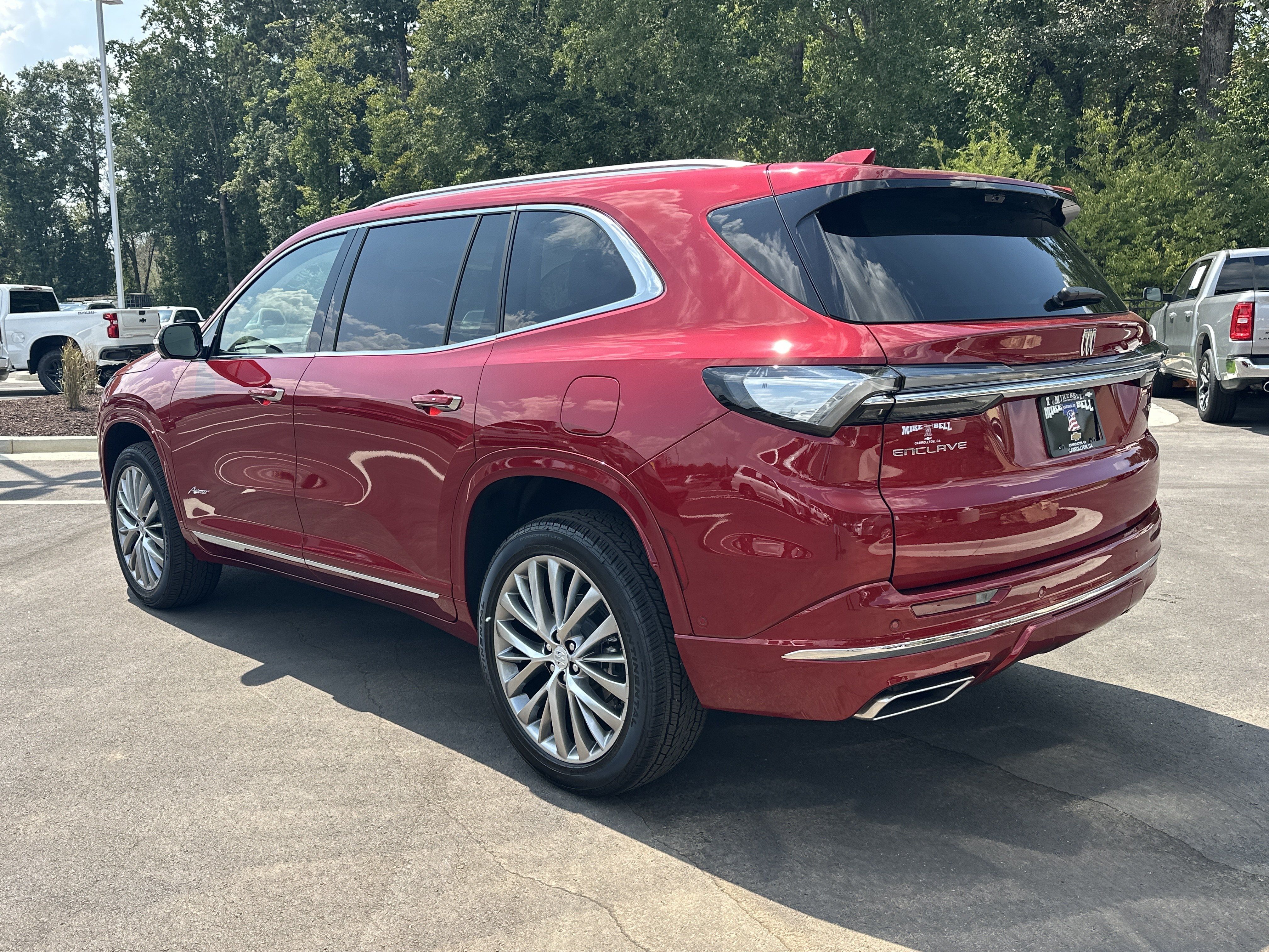 Used 2026 Buick Enclave Avenir w/ Super Cruise Package FWD image 5