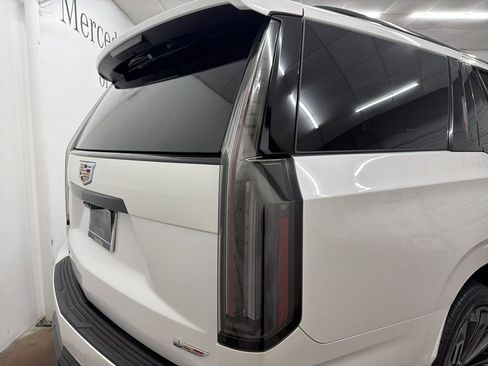 Used 2025 Cadillac Escalade V w/ LPO, Floor Liner Package AWD/4WD image 12