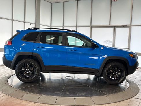 Used 2022 Jeep Cherokee Trailhawk w/ Premium Leather Package image 9