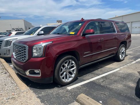 Used 2019 GMC Yukon XL Denali w/ Open Road Package AWD/4WD image 1