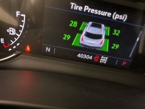 Used 2024 Cadillac XT5 Sportv w/ LPO, Floor Liner Package image 32