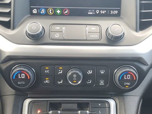 Certified 2023 GMC Acadia SLE w/ Driver Convenience Package image 32