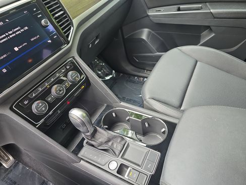 Used 2018 Volkswagen Atlas SEL w/ R-Line Package FWD image 24