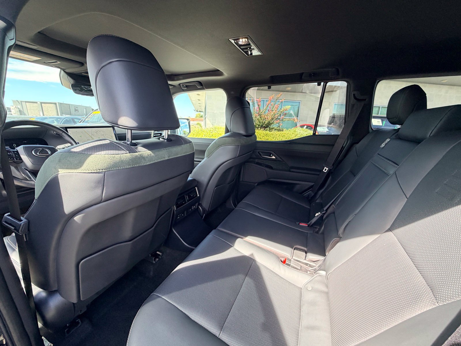 Used 2024 Lexus GX 550 AWD/4WD image 5