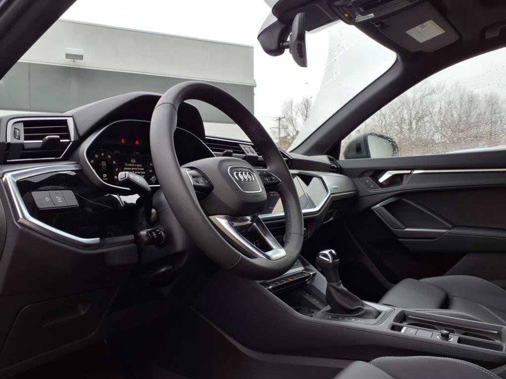 Used 2025 Audi Q3 2.0T Premium AWD/4WD image 7