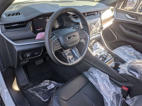 New 2026 Jeep Grand Cherokee Limited image 13