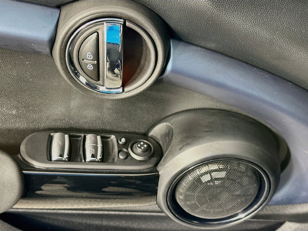 Used 2021 MINI Cooper S w/ Sidewalk Package FWD image 18