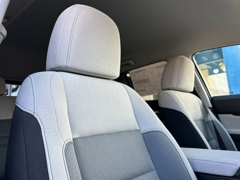 Used 2025 Honda Prologue EX image 19