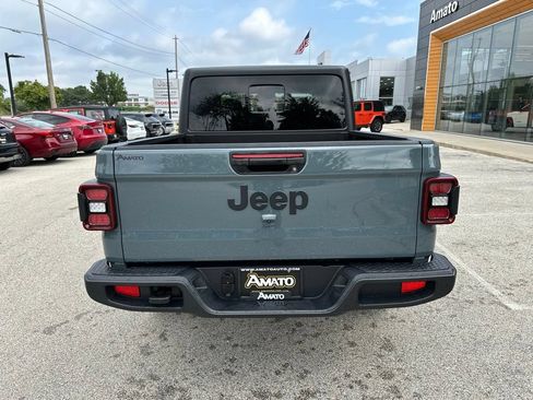 New 2026 Jeep Gladiator Sport AWD/4WD image 8