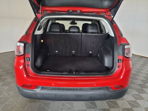 Used 2018 Jeep Compass Latitude w/ Safe & Security Group FWD image 29